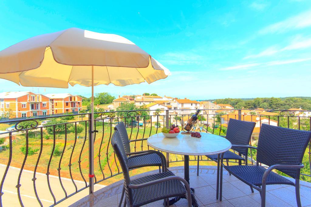 Apartments 4 Palme Funtana Room photo